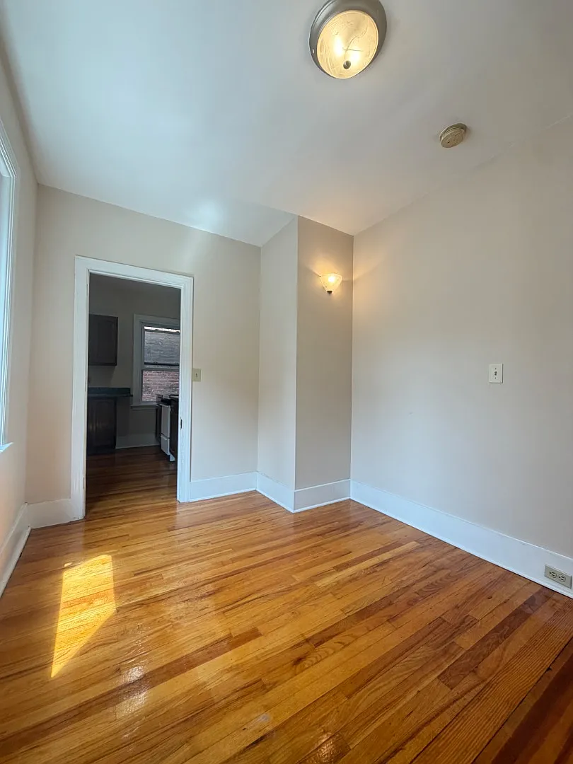 91 4th St - 2R — Photo 3