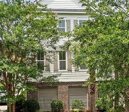 2nd image of 1226 Smythe St
