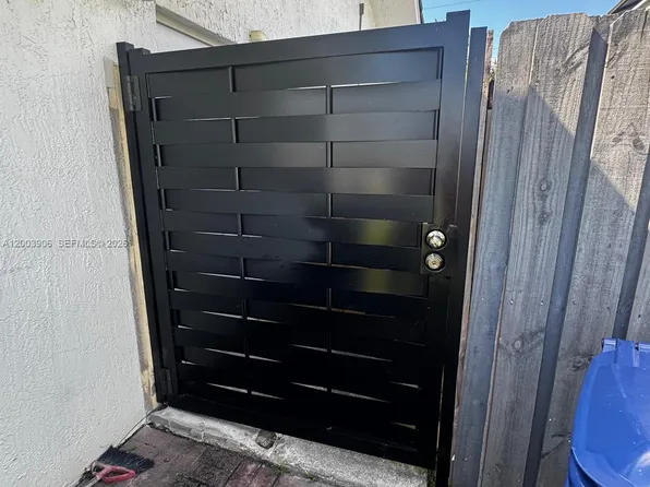 15761 SW 42nd Ter #1, Miami, FL 33185