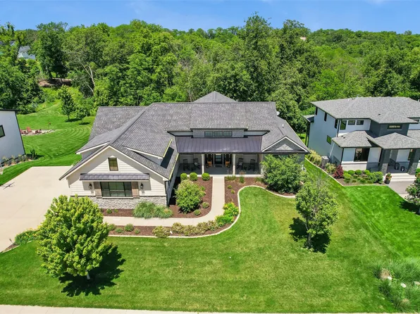 715 Century Cir, Waukee, IA 50263