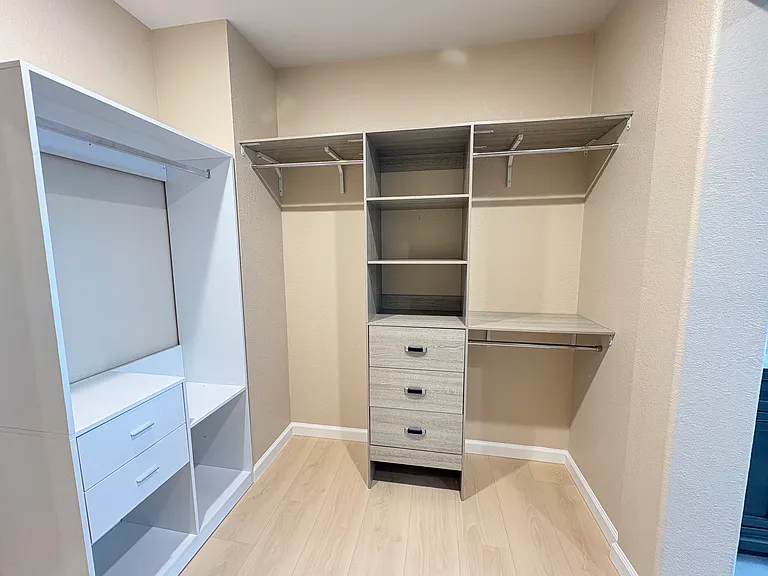 414 Galleria Dr #4 — Photo 32