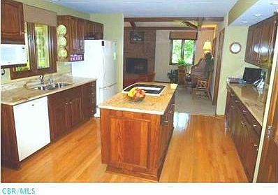 3rd image of 1986 Belgrave Dr