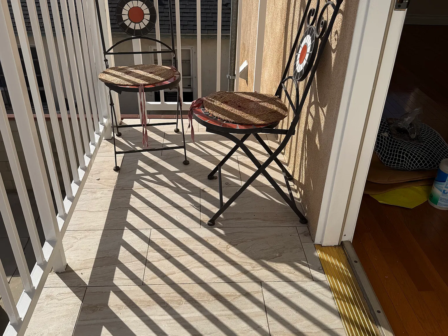 2 bed, 1000 sqft, $2,700 — Photo 2