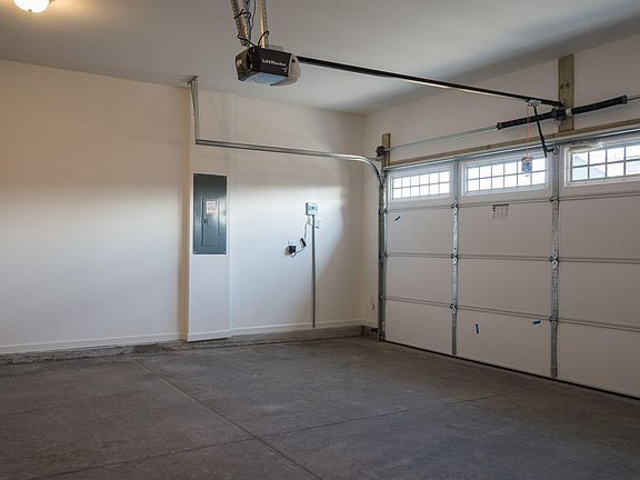 2nd image of 10 Royal Pine Way