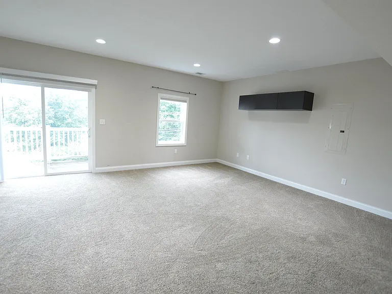 232 Newberry Ln — Photo 18