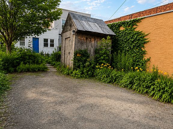 2nd image of 450 Hamilton St #1