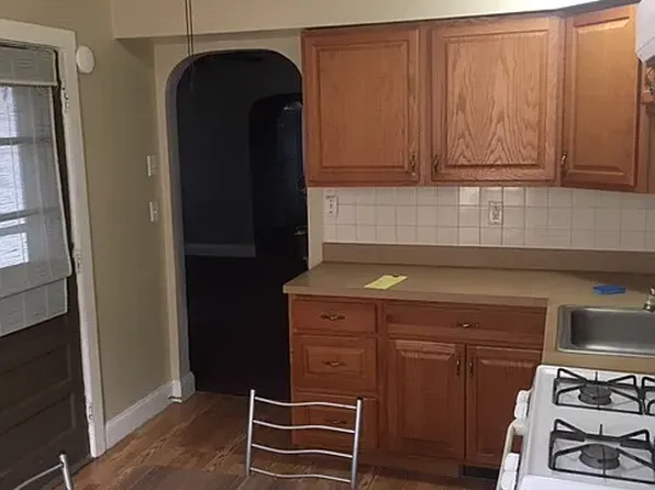 207 Boggs Ave Floor 3, Pittsburgh, PA 15211