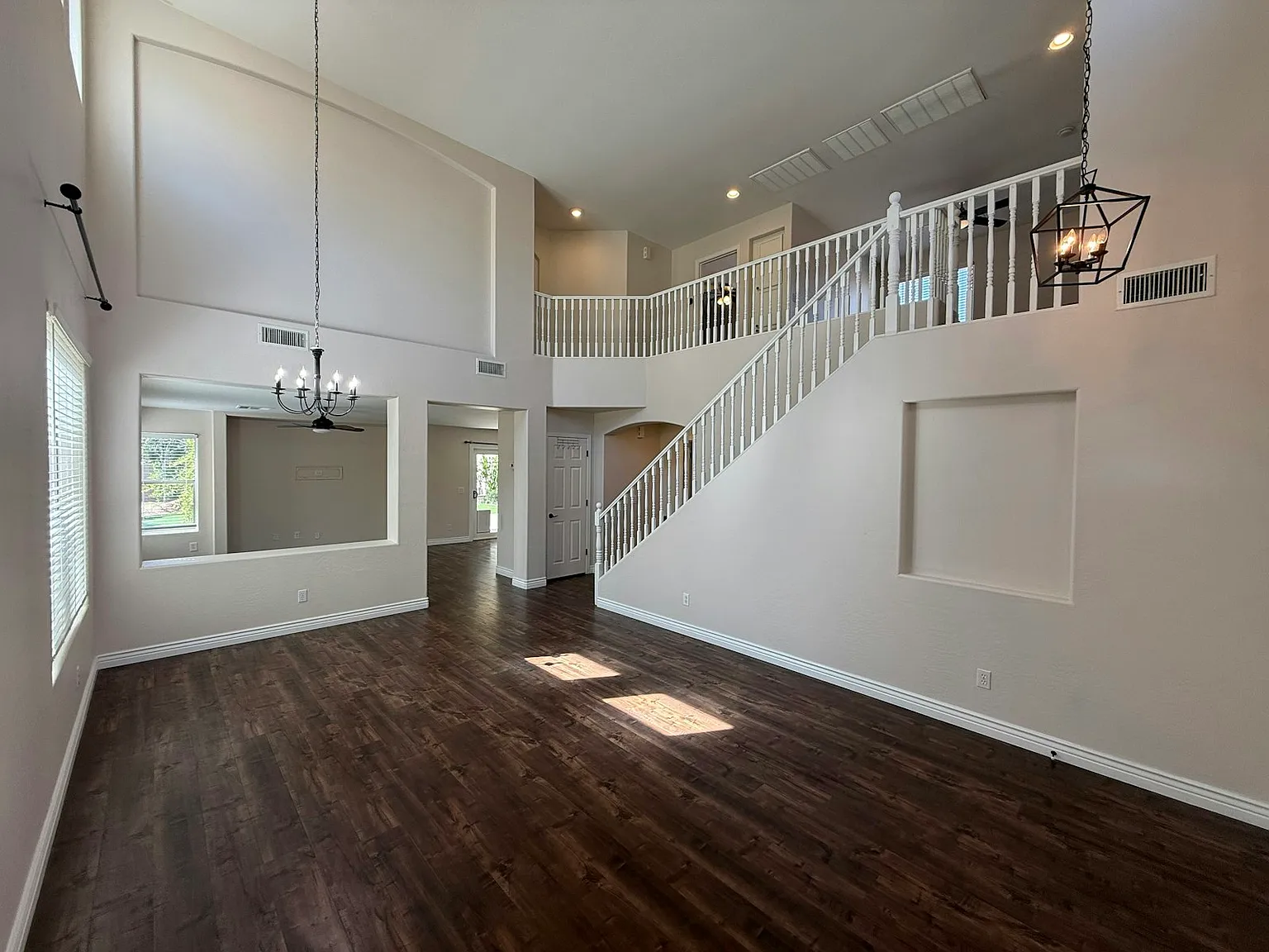 6509R West Red Fox Road — Photo 3