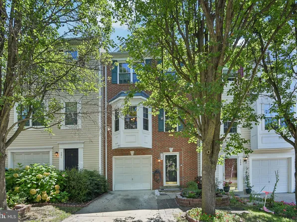 586 Lilac Ter NE, Leesburg, VA 20176