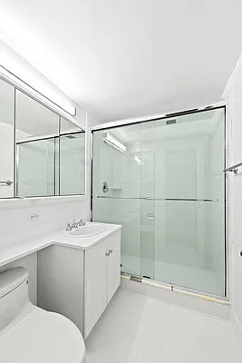 Bathroom, photo 2