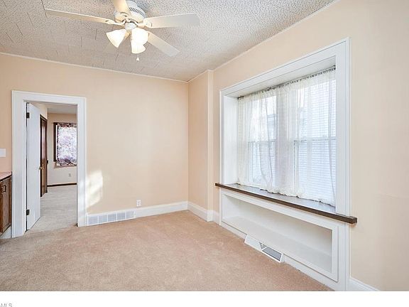 5th image of 149 1/2 E Archwood Ave