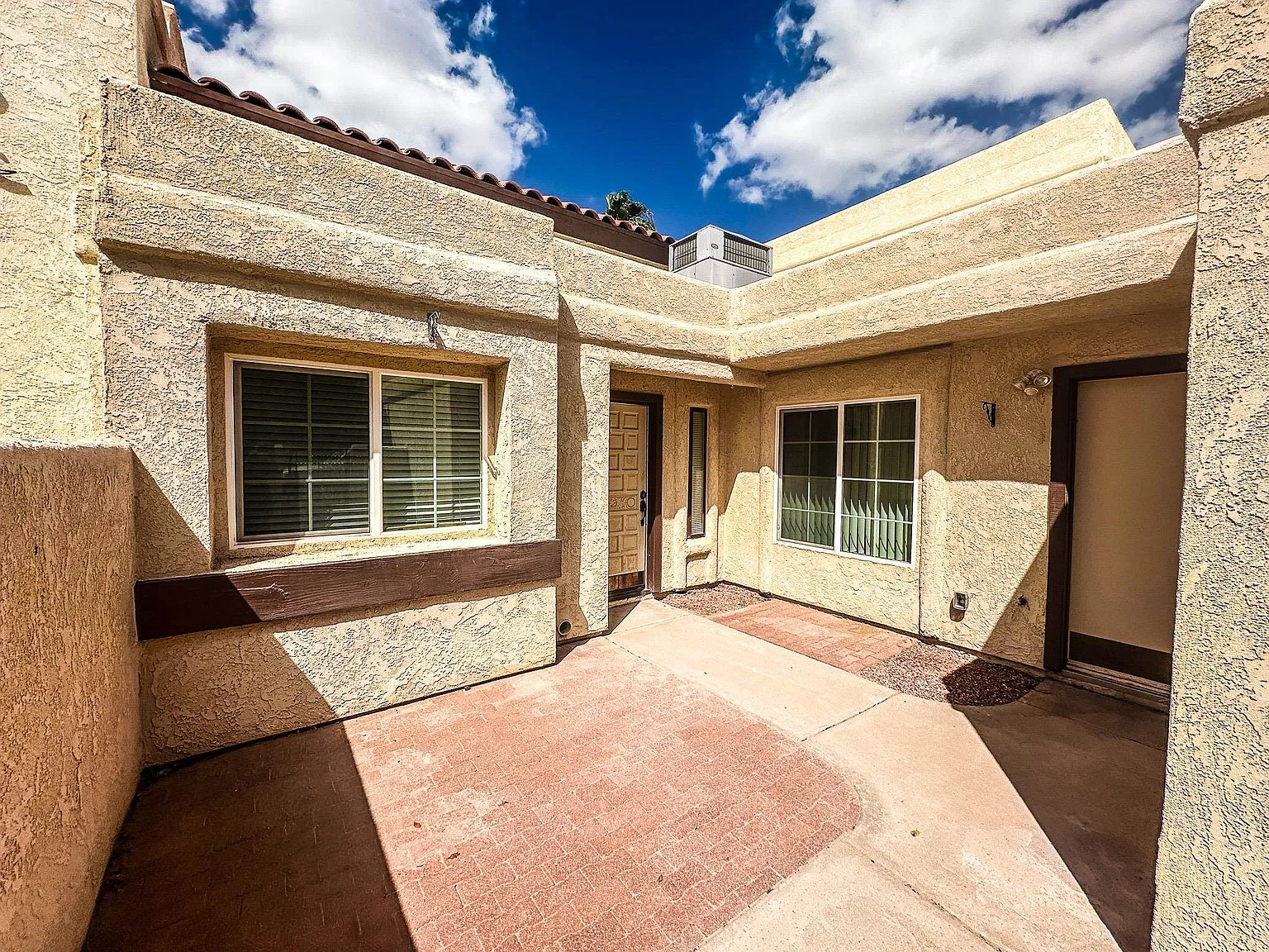 2 bed, 2.0 bath, 1145 sqft, $1,595 — Photo 3