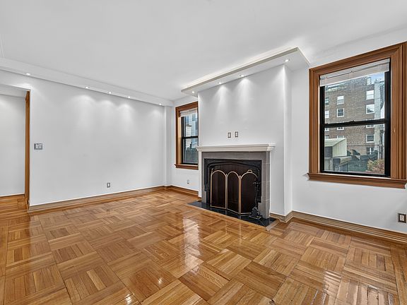 2nd image of 150 W 58th St APT 11B