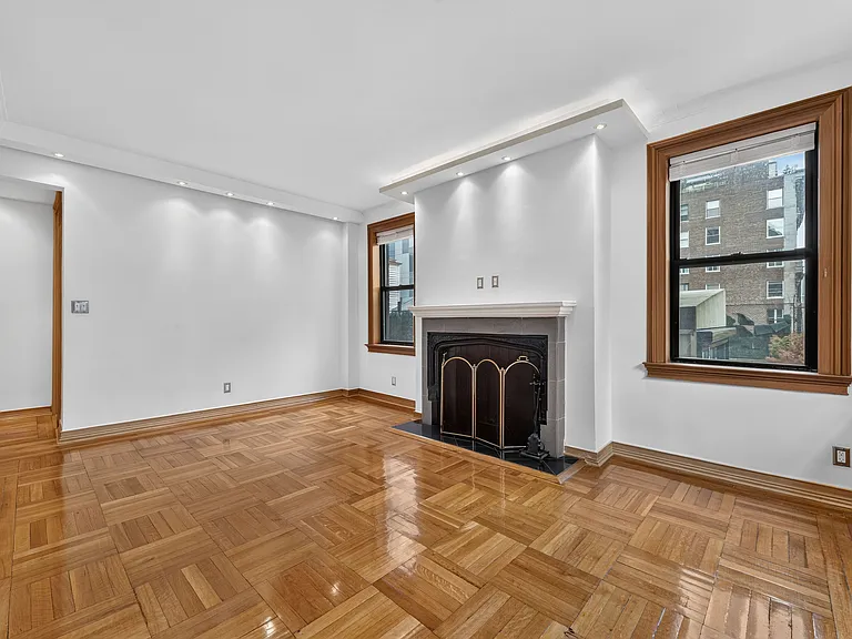 150 W 58th St #11B — Photo 5
