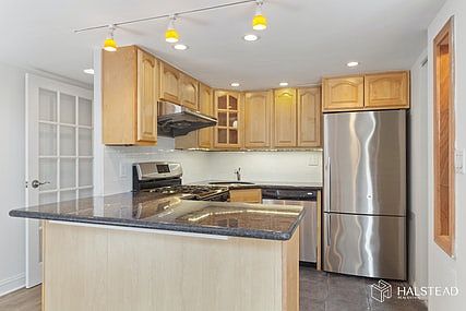 4th image of 55 Poplar St APT 3J