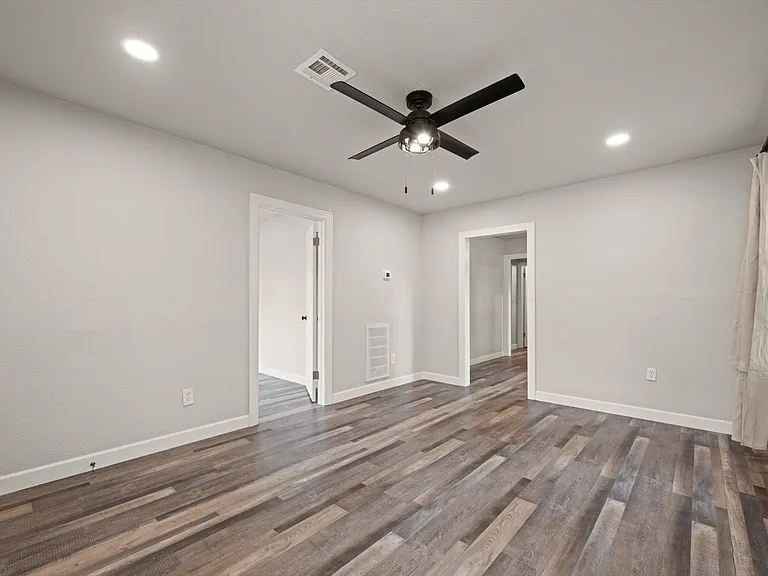 403 N Baumann Ave — Photo 6