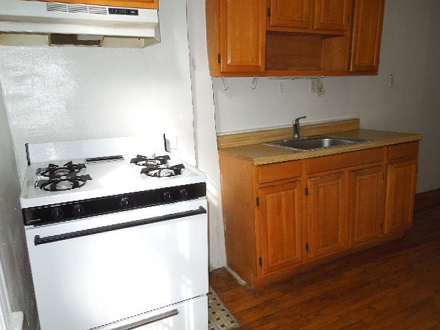1st image of 376 2nd St APT 6