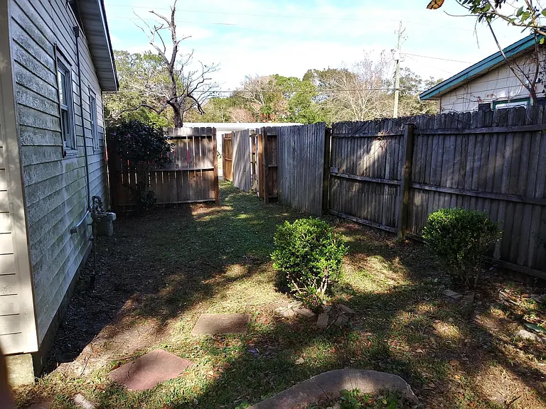 301 Newcastle Dr #A — Photo 3