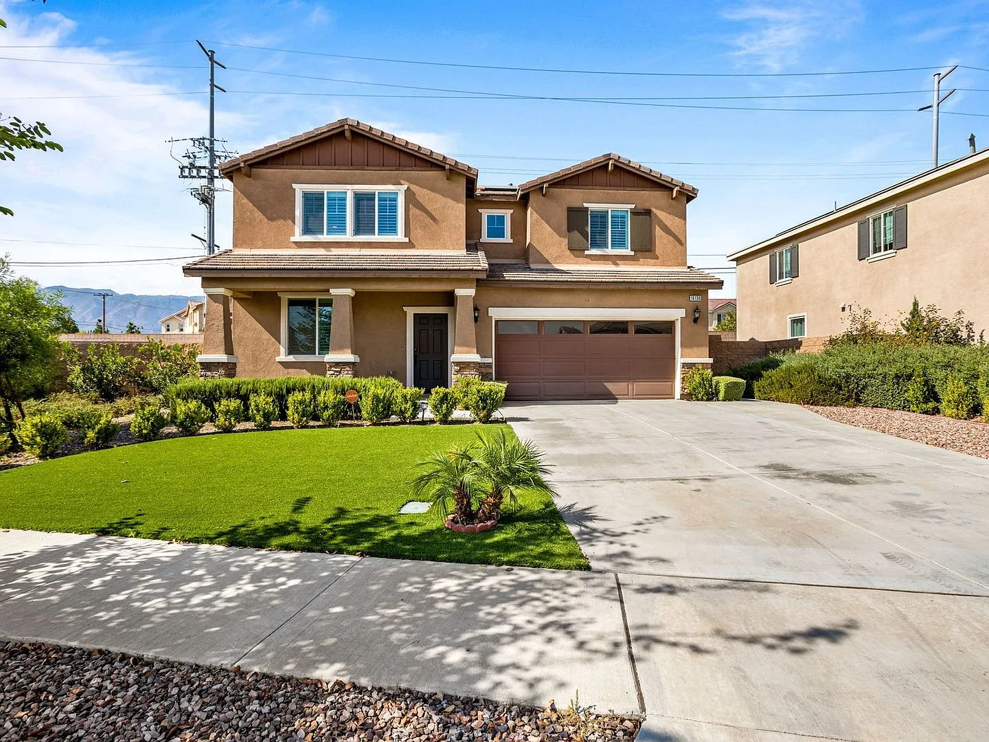 Like-New SFD in Fontana located in cul-de-sac — Photo 2