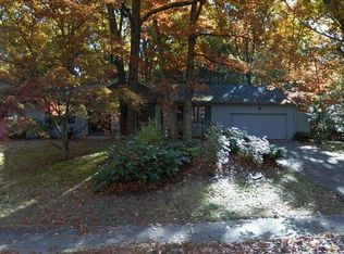 141 Brooks Rd, Longmeadow, MA 01106