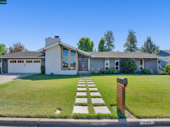 137 Tharp Dr, Moraga, CA 94556
