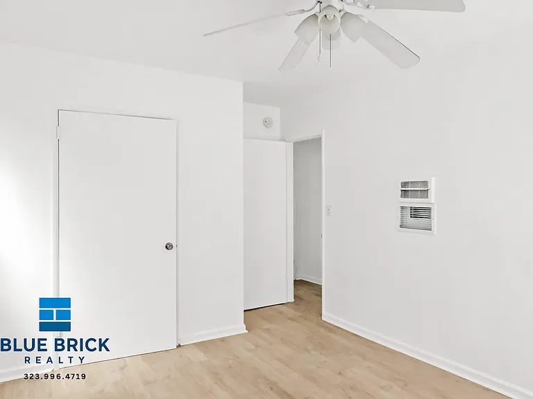 12805 Vanowen St #3 — Photo 6
