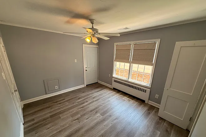 1812 York Ave — Photo 7