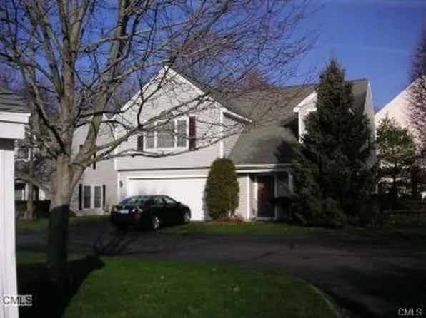 32 Village Ct, Wilton, CT 06897