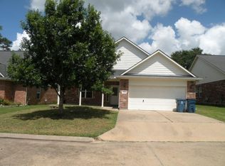 2012 Royal Ct, Bellville, TX 77418