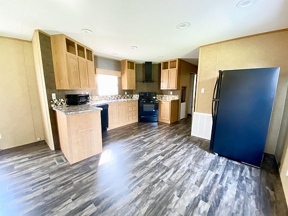5th image of 12983 Ward Cir