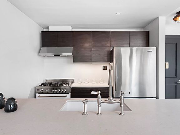 5th image of 156 Hester St Penthouse F