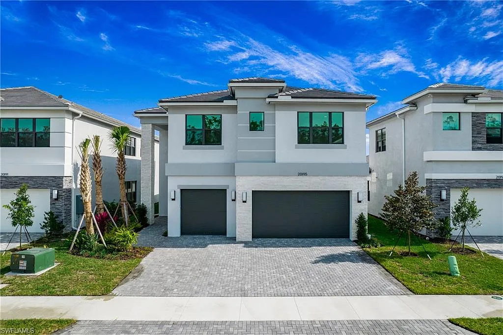 4 bed, 5.0 bath, 3736 sqft, $4,500 — Photo 1
