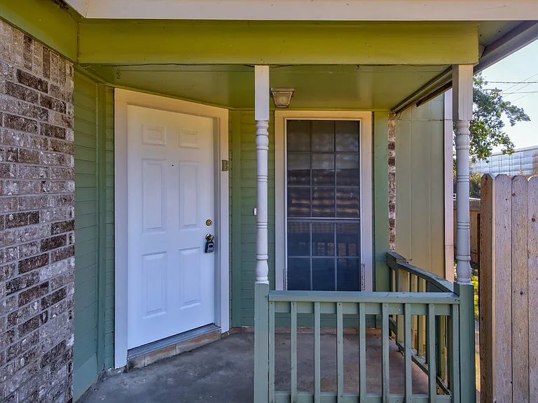 4407 Limewood Ct #B — Photo 4