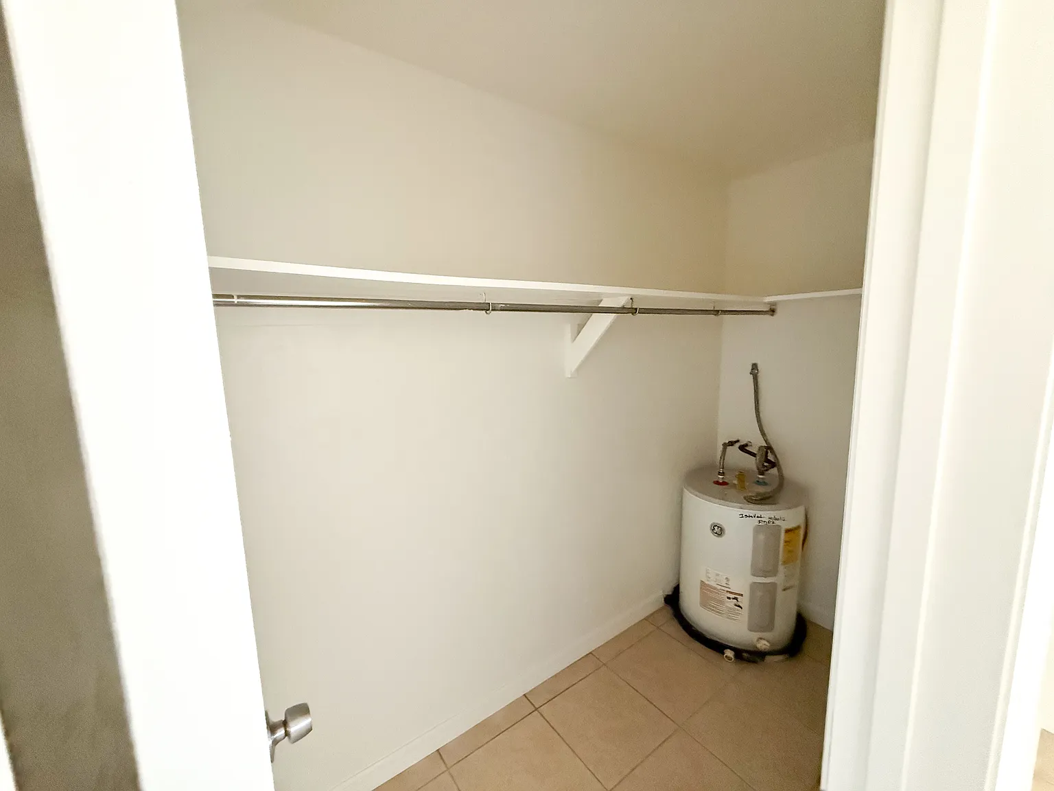 Welk Arms Apartments — Photo 4