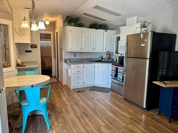5th image of 3403 E Main St #3141