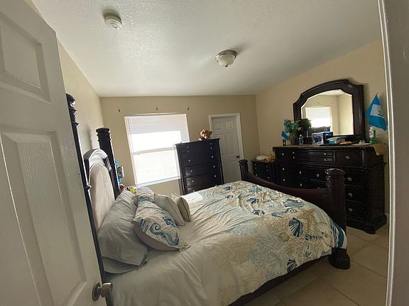 3rd image of 5115 Leonard Blvd S