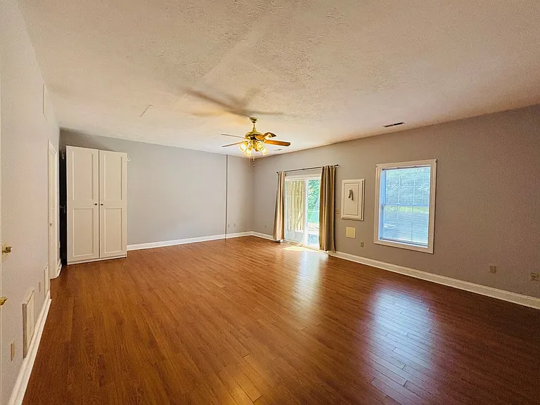 260 Bronze Leaf Dr — Photo 16