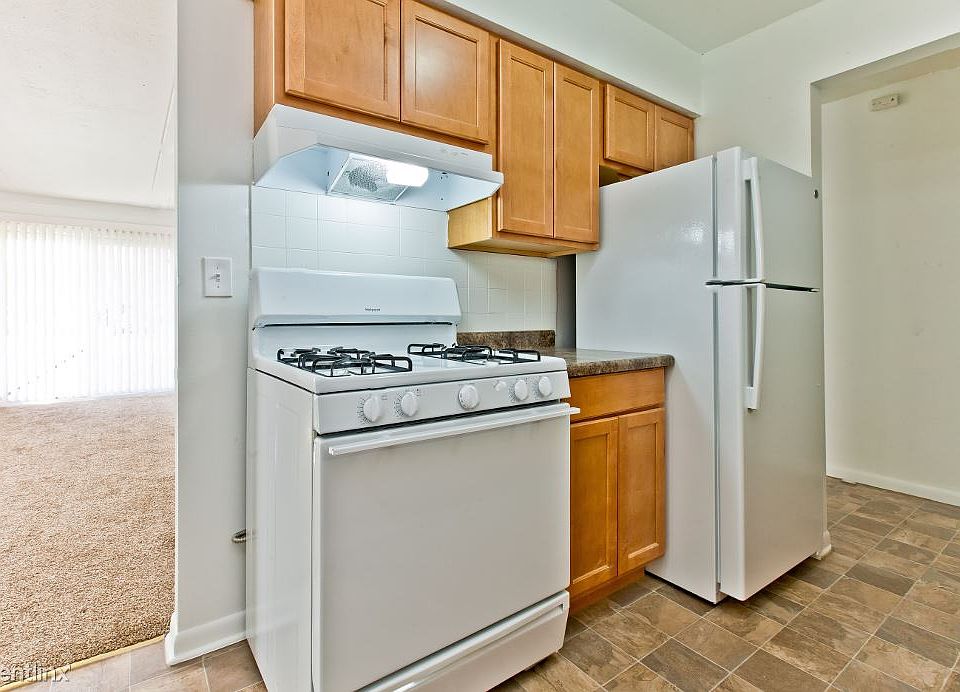 10 W 137th St Apartments Chicago Kitchen_02