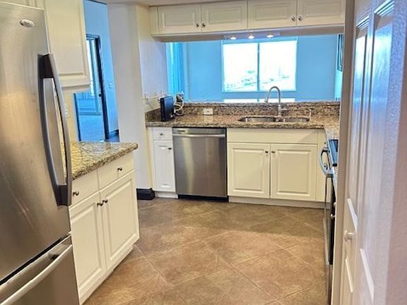 5th image of 2880 NE 14th Street Causeway #1012