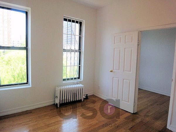 1st image of 700 E 9th St APT 23