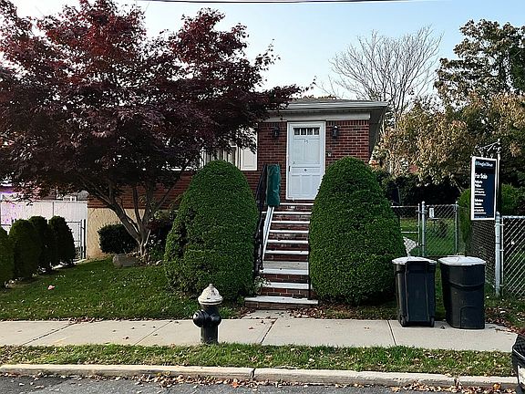 2nd image of 15 Waterford Ct
