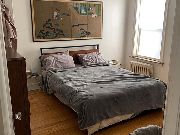 3rd image of 6135 N Glenwood Ave #1W