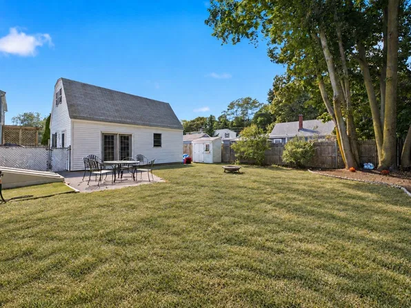 10 Summit Ter, Peabody, MA 01960