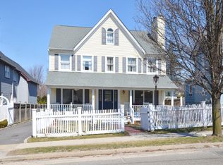 23 Fairview St, Huntington, NY 11743