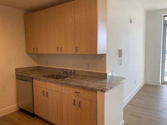 3rd image of 510 W 52nd St APT 23B