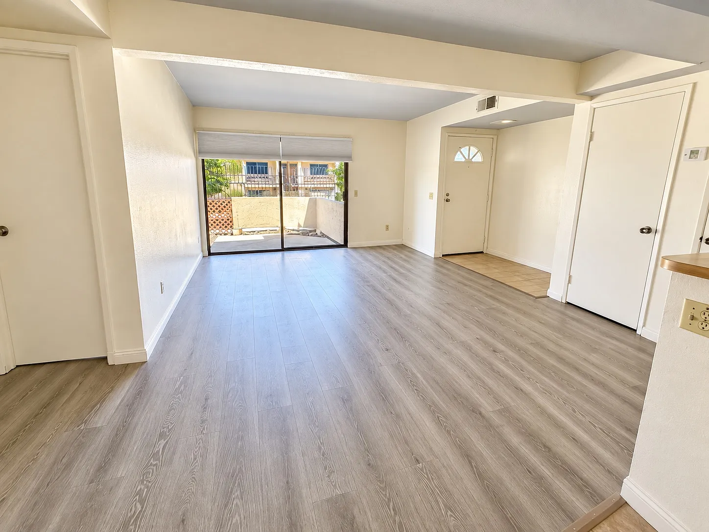 2 bed, 810 sqft, $2,300 — Photo 4