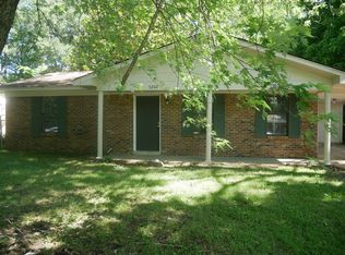 5202 Haynes Dr, Horn Lake, MS 38637
