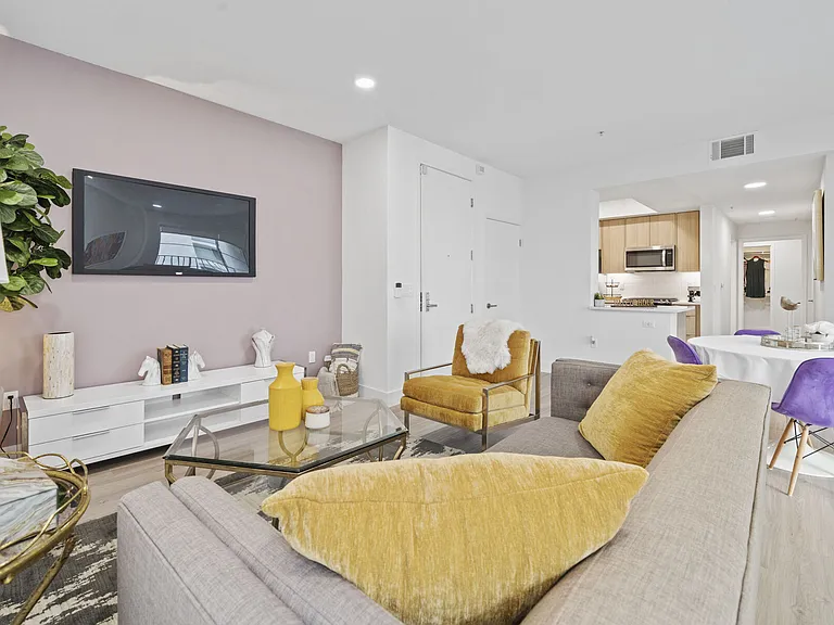 Living at NoHo — Photo 49