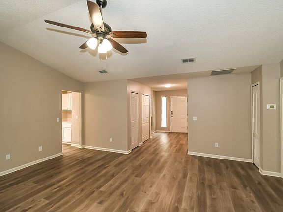 3rd image of 8724 Huntington Woods Cir N