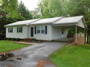 597 N Franklin Rd, Mount Airy, NC 27030